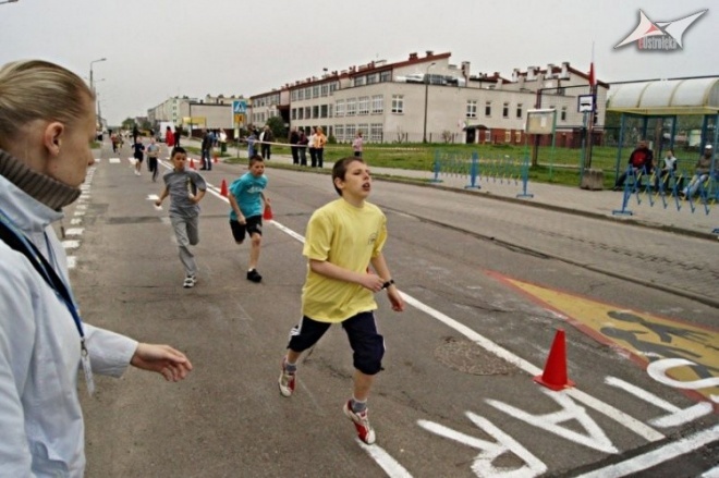 XVI Międzynarodowy Półmaraton Kurpiowski w Ostrołęce - PRZEDBIEGI (09.05.2010) - zdjęcie #50 - eOstroleka.pl